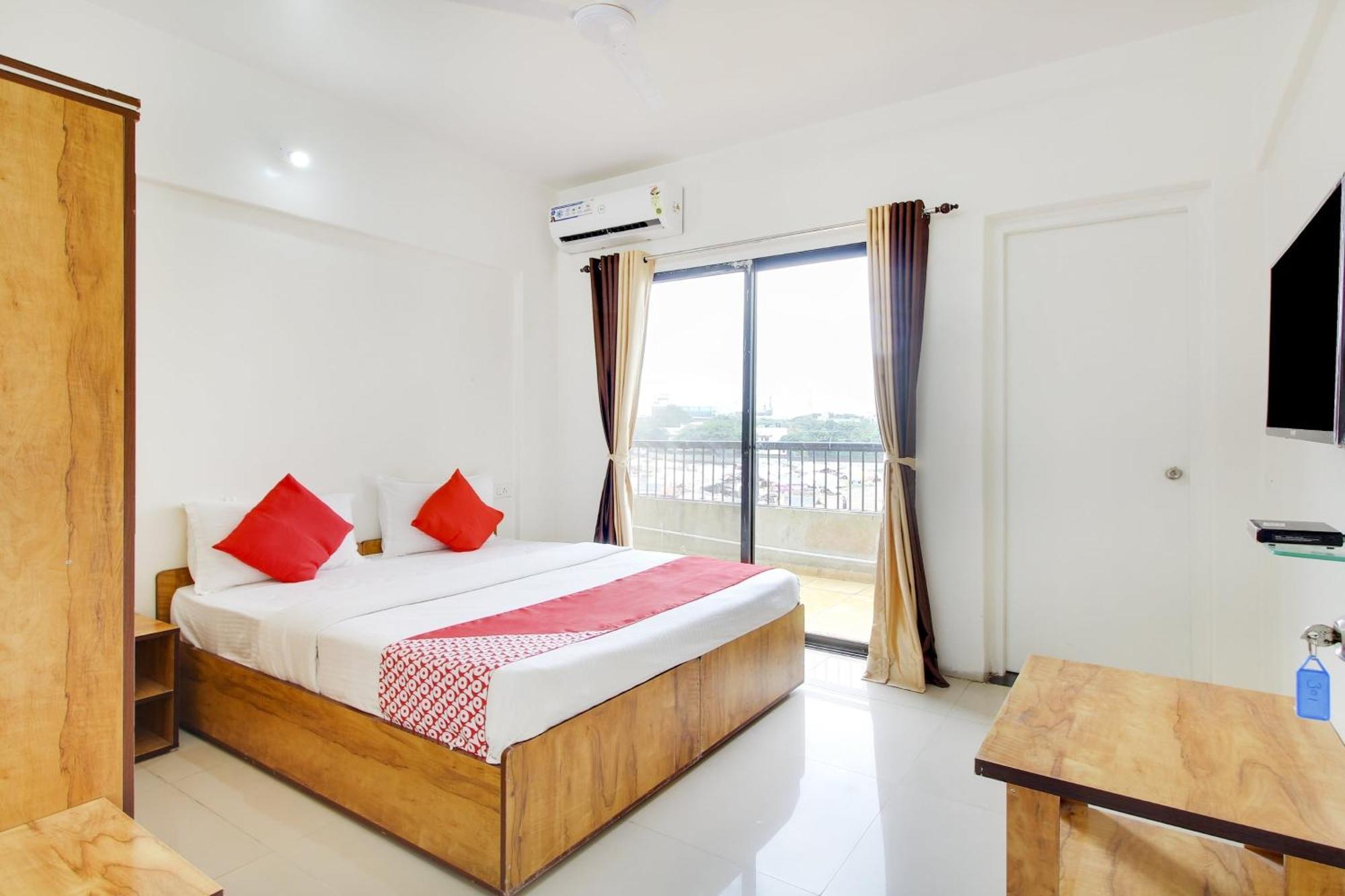 OYO 76128 Hotel Star Inn Pune Exterior foto