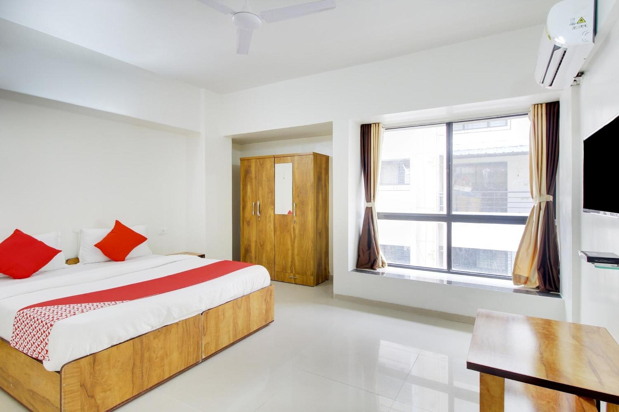 OYO 76128 Hotel Star Inn Pune Exterior foto