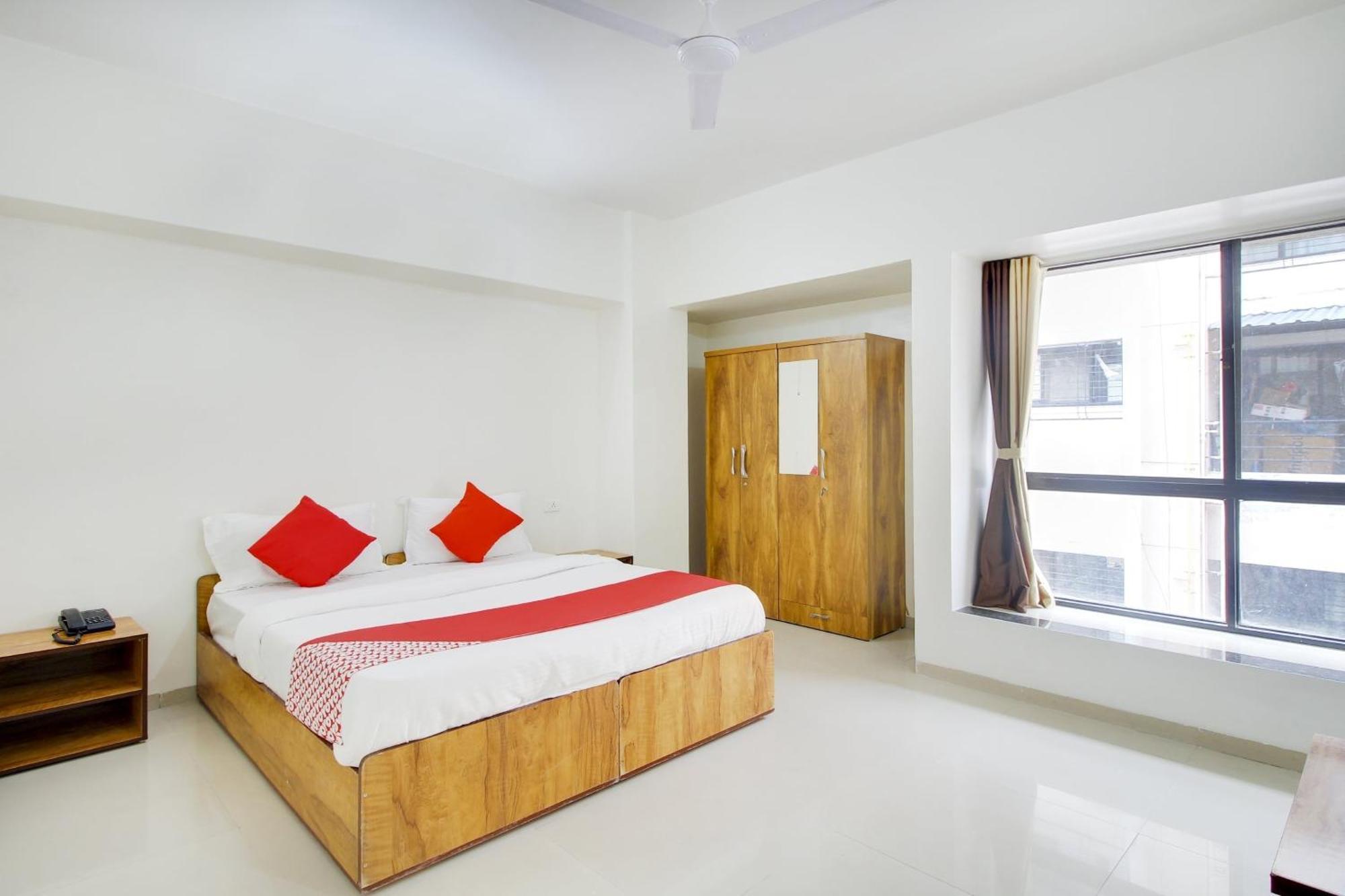 OYO 76128 Hotel Star Inn Pune Exterior foto